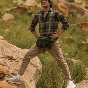 stylish beige jeans with comfortable stretch and skinny fit