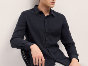 black textured slim fit casual shirt