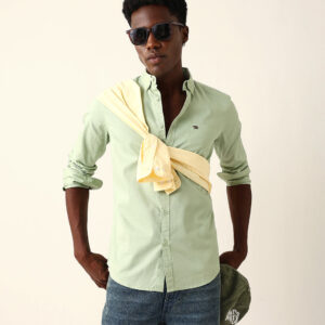 light green solid slim fit casual shirt with button down collar