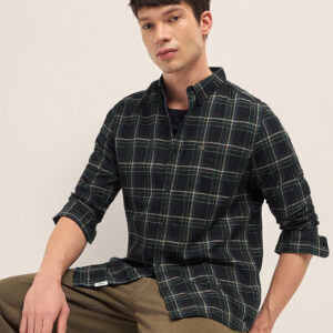black woven check slim fit casual shirt with button down collar