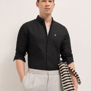 black solid cotton slim fit casual shirt with button down collar